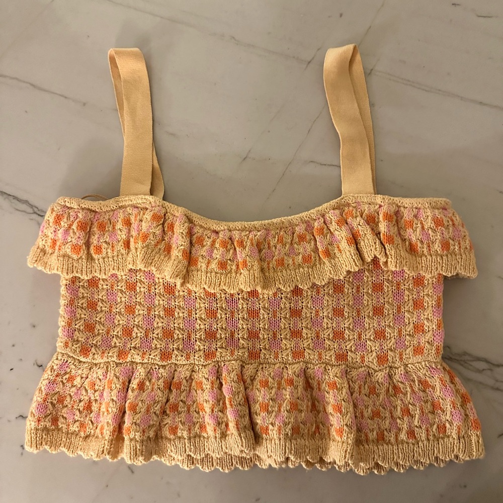 Knit Zara top. Orange, Pink and peach knit detail. 70’s vibe. Great condition.